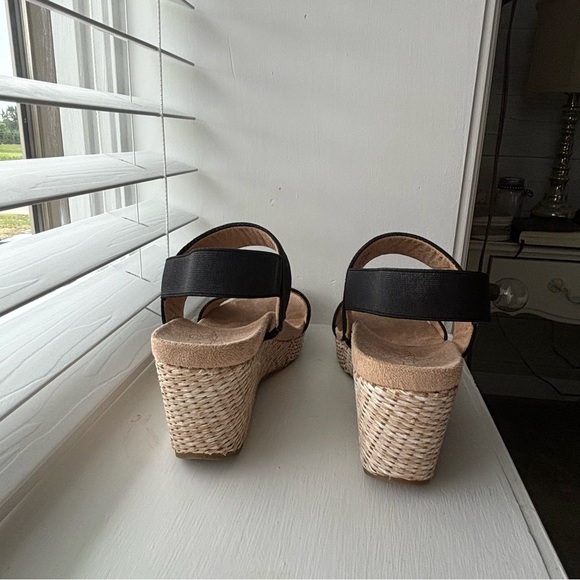 Life Stride black wedge sandals - Picture 3 of 6